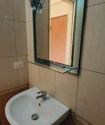 Apartament 16 *